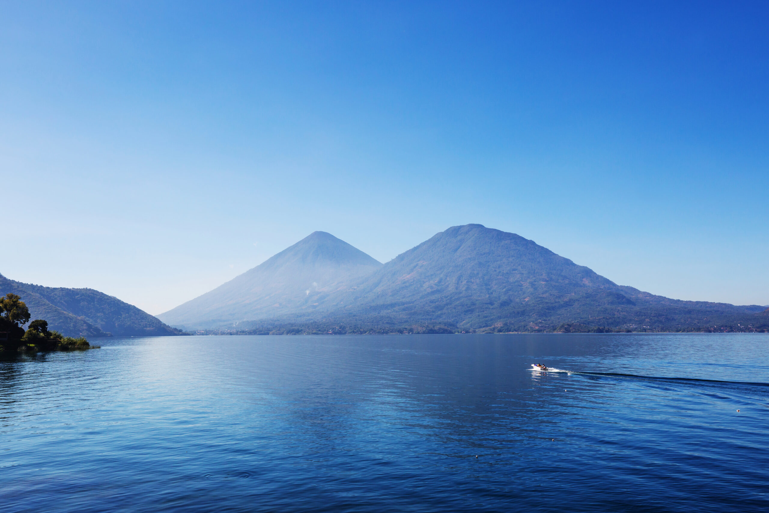 Atitlan lake - Sustainatravel Amplifier